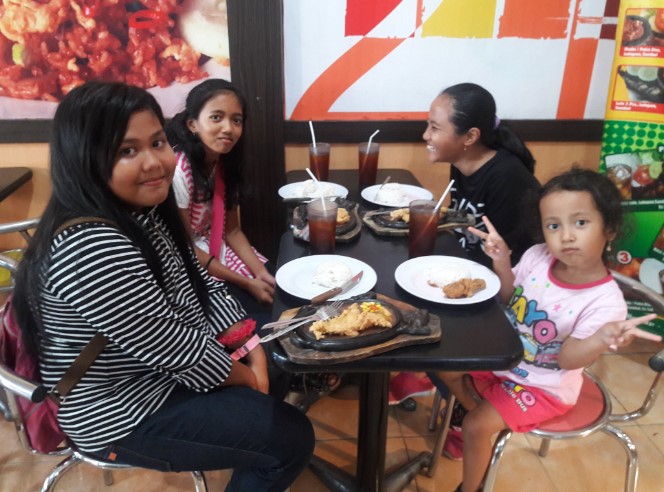 Mak Esti: Fresh Seafood Bites That Make Your Taste Buds Dance